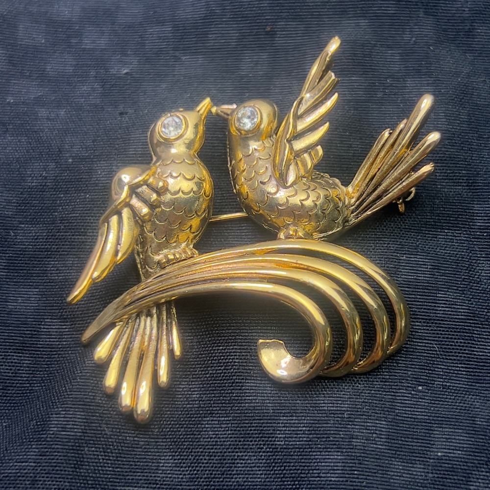 Vintage Gold Tone Lovebirds Brooch Rhinestone Eye Two Birds Pin 2 Inch